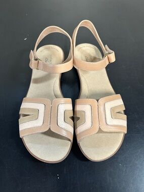 Clarks Women's Tan and Cream Geometric Strap Slingback Sandals